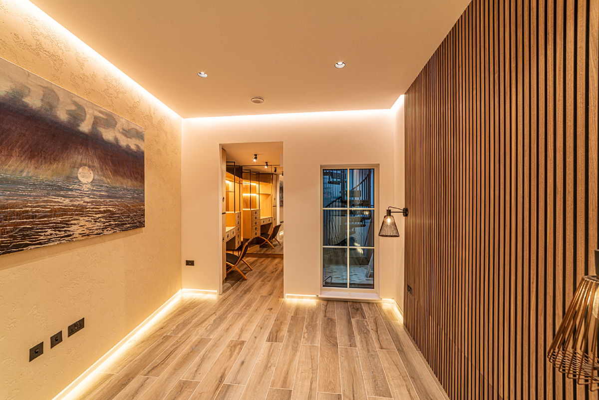LXG-ATG-00-XX-PH-A-0017-Bedroom and Workplace