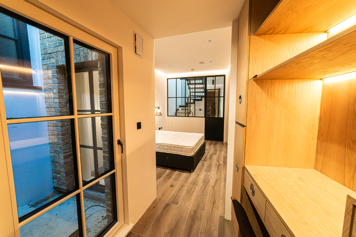LXG-ATG-00-XX-PH-A-0036-Workplace and Bedroom